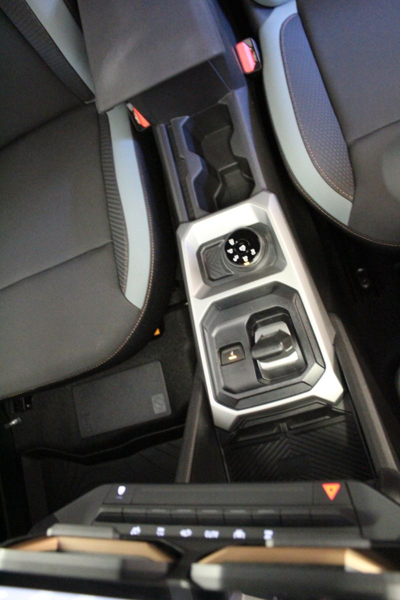 Fahrzeugabbildung Dacia Duster hybrid-G 150 4x4 Extreme MY26