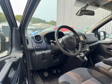 Opel Vivaro - 10
