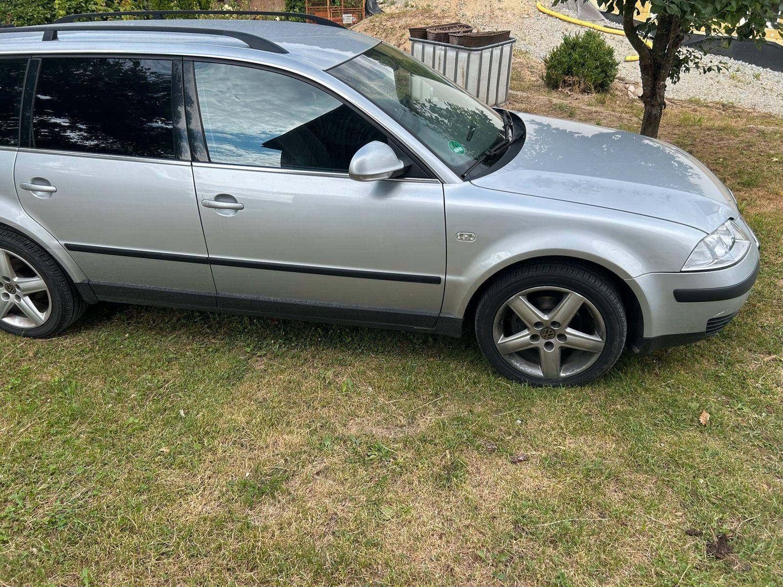 Volkswagen Passat 2005 — rear view