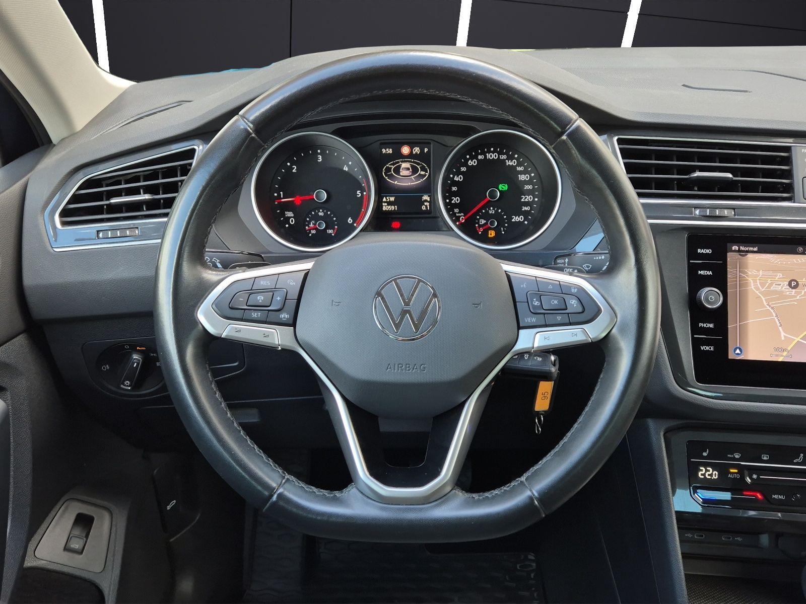 Fahrzeugabbildung Volkswagen Tiguan TDI Life DSG 4M LED AHK Navi ACC SHZ Park