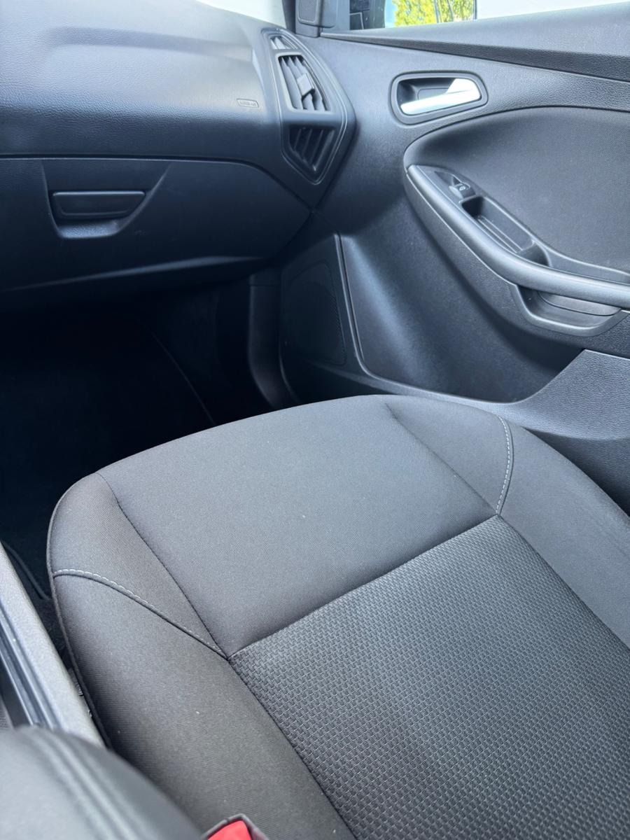 Ford Focus 2015 — photo 10