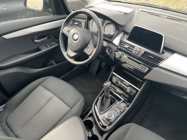 Fahrzeugabbildung BMW 218 Gran Tourer i Advantage Navi, Rückfahrkamera