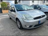 Ford Von Privat zu verkaufen, ideal für den Anfang - Ford Fiesta: De