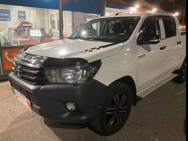 Toyota Hilux 2.4 D-4D A/T 4WD 4 porte Double Cab