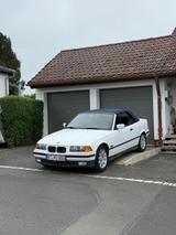 BMW 320i Cabrio: Familienauto sucht neuen Besitzer - BMW 320 aus 1995: 320i