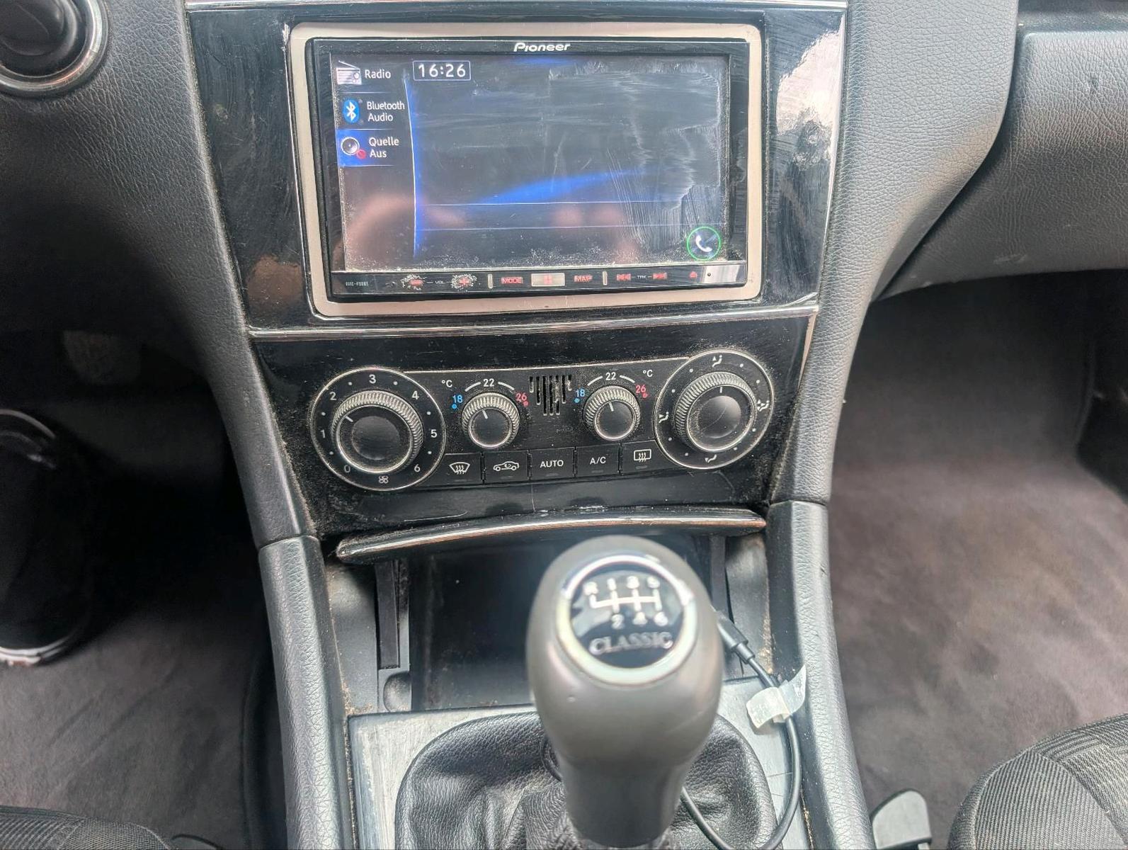 Mercedes-Benz C180 2005 — photo 10