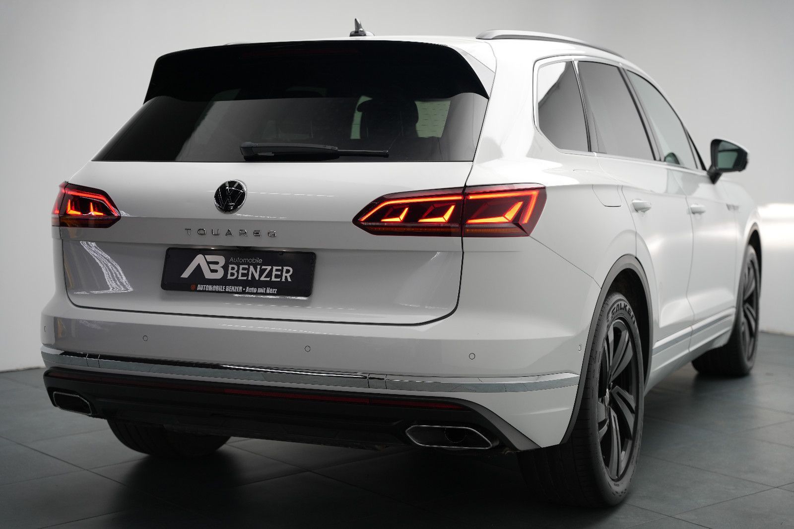 Fahrzeugabbildung Volkswagen Touareg SPORT/ 4Motion/VIRTUAL/AMBIENT/360''KAM