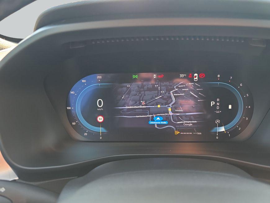 Volvo XC 40 B3 2WD Core +ANHÄNGERKUPPLUNG+LED+SHZ+PDC