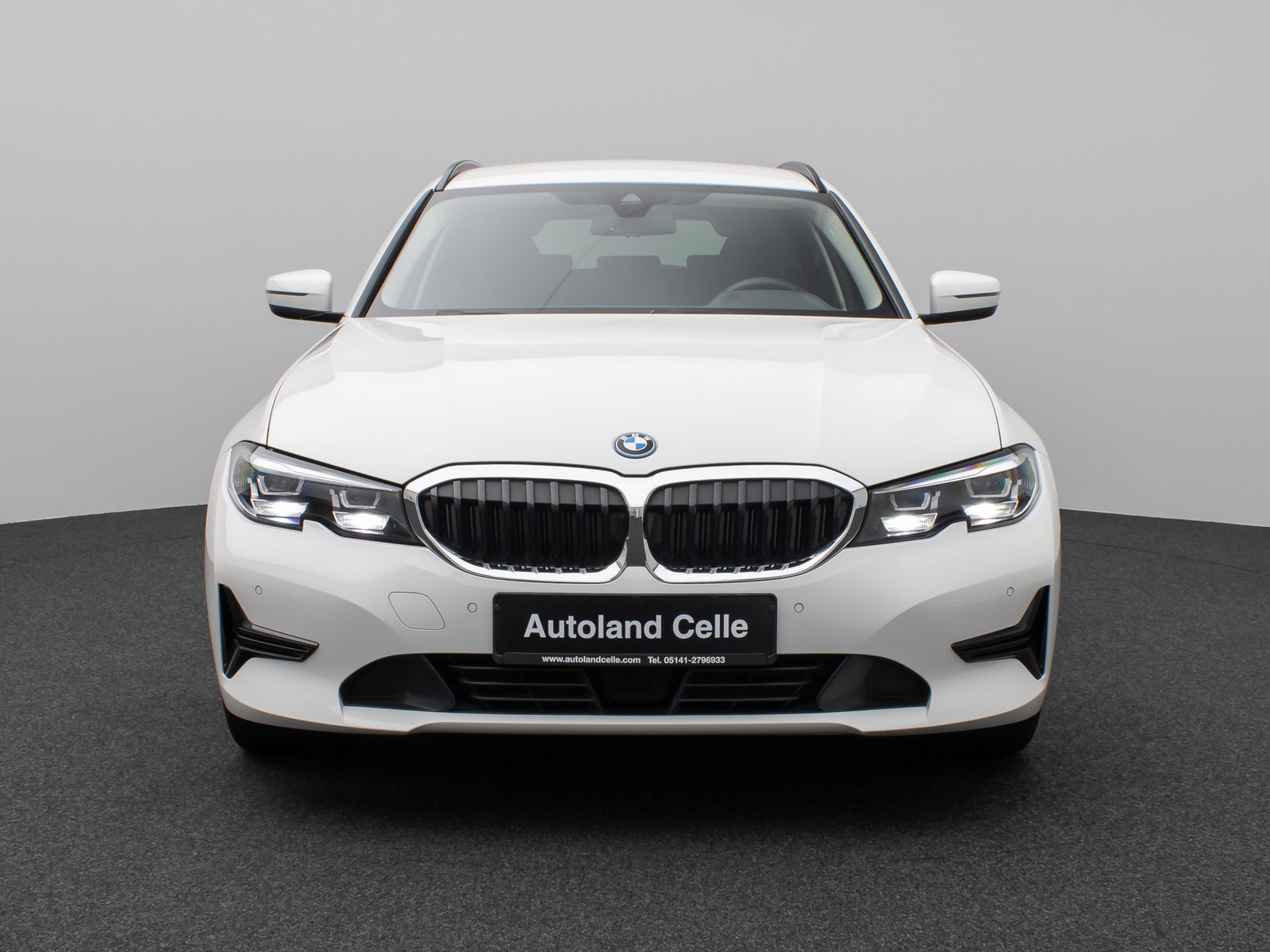 Fahrzeugabbildung BMW 330e DAB CockPitPr Lenkrhz PDC Stop&Go Alarm AHK