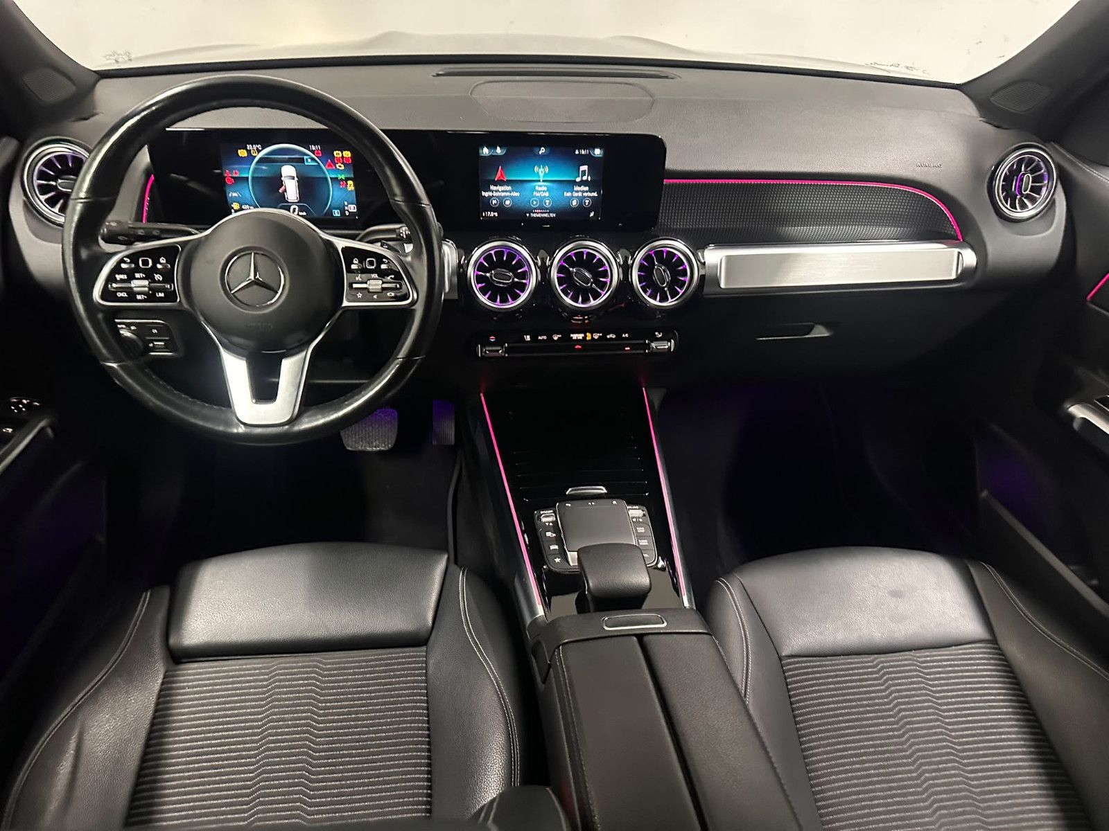 Fahrzeugabbildung Mercedes-Benz GLB 200 d 4MATIC DCT*NIGHT*AHK*KEYLESS*