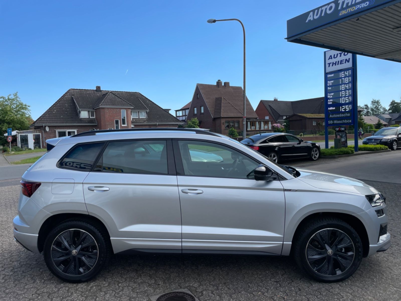 Fahrzeugabbildung SKODA Karoq 2.0 TDI Sportline DSG Navi/Matrix/AHK/4x4