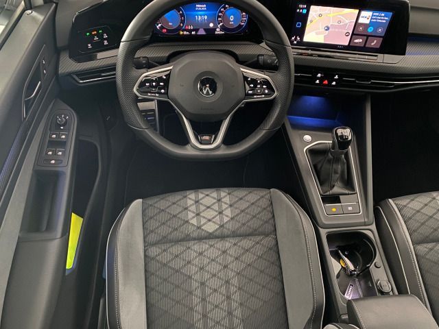 Golf VIII R-Line 1.5 TSI NAVI+KAMERA+SHZ