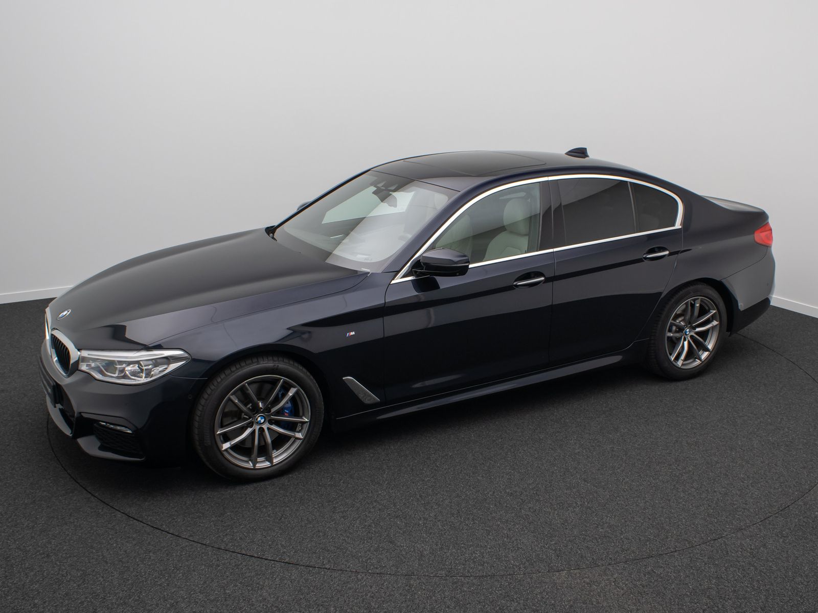Fahrzeugabbildung BMW 530d xD M Sport 360°Komfort ACC HUD DisplKey H/K