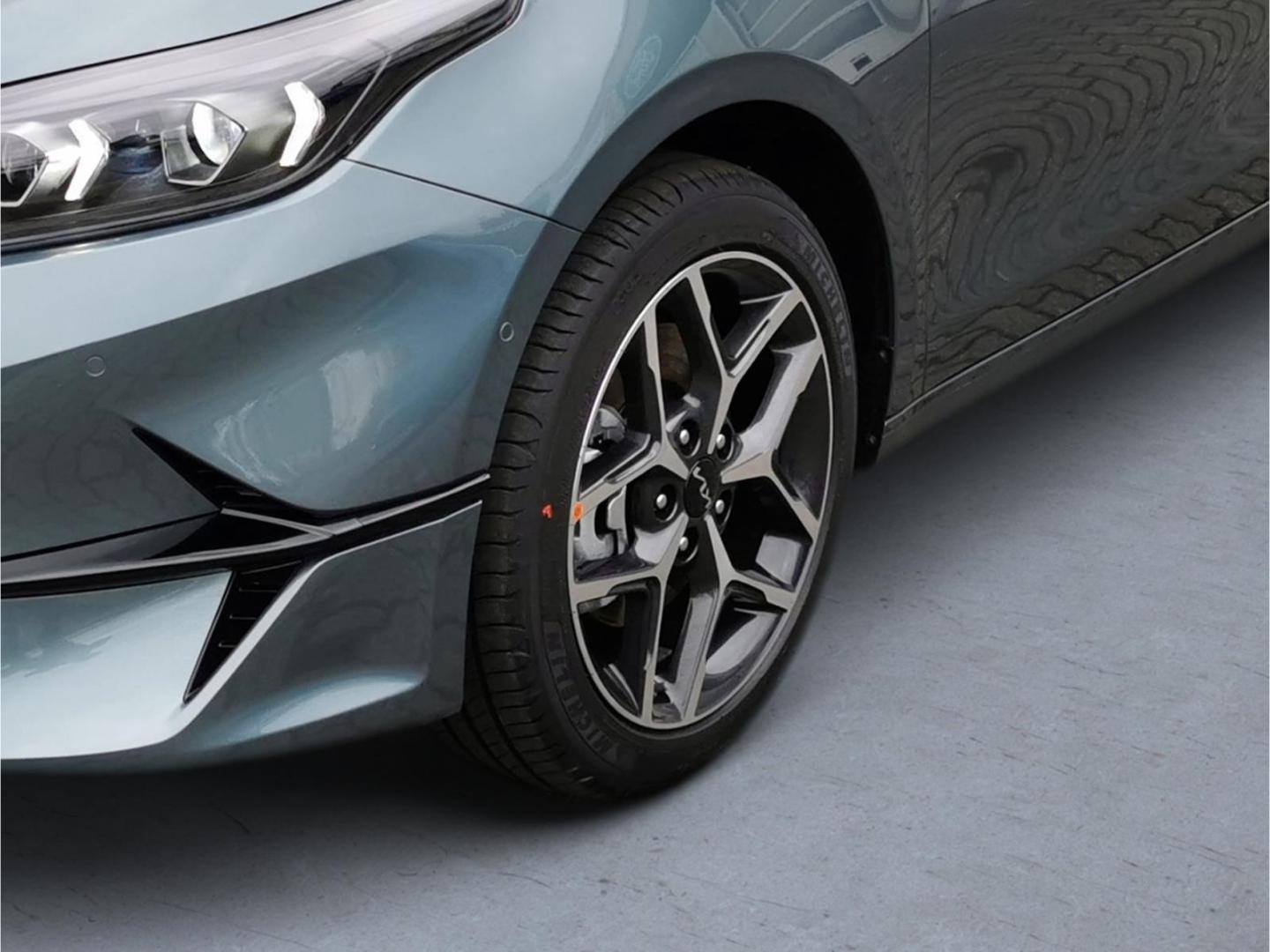 Kia Ceed_sw Spirit 1.6 CRDi Tech ACC Kamera JBL Navi