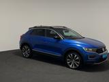 Volkswagen T-Roc 2.0 TDI DSG Sport 4Motion 4Motion Pano ACC - Volkswagen T-Roc mit Diesel-Antrieb: Limousine