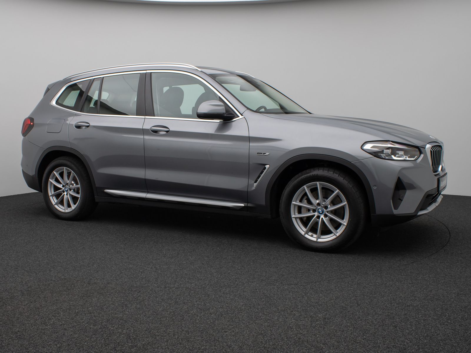 Fahrzeugabbildung BMW X3 xD30e Panorama Kamera DAB HiFi Lenkrhz Sport