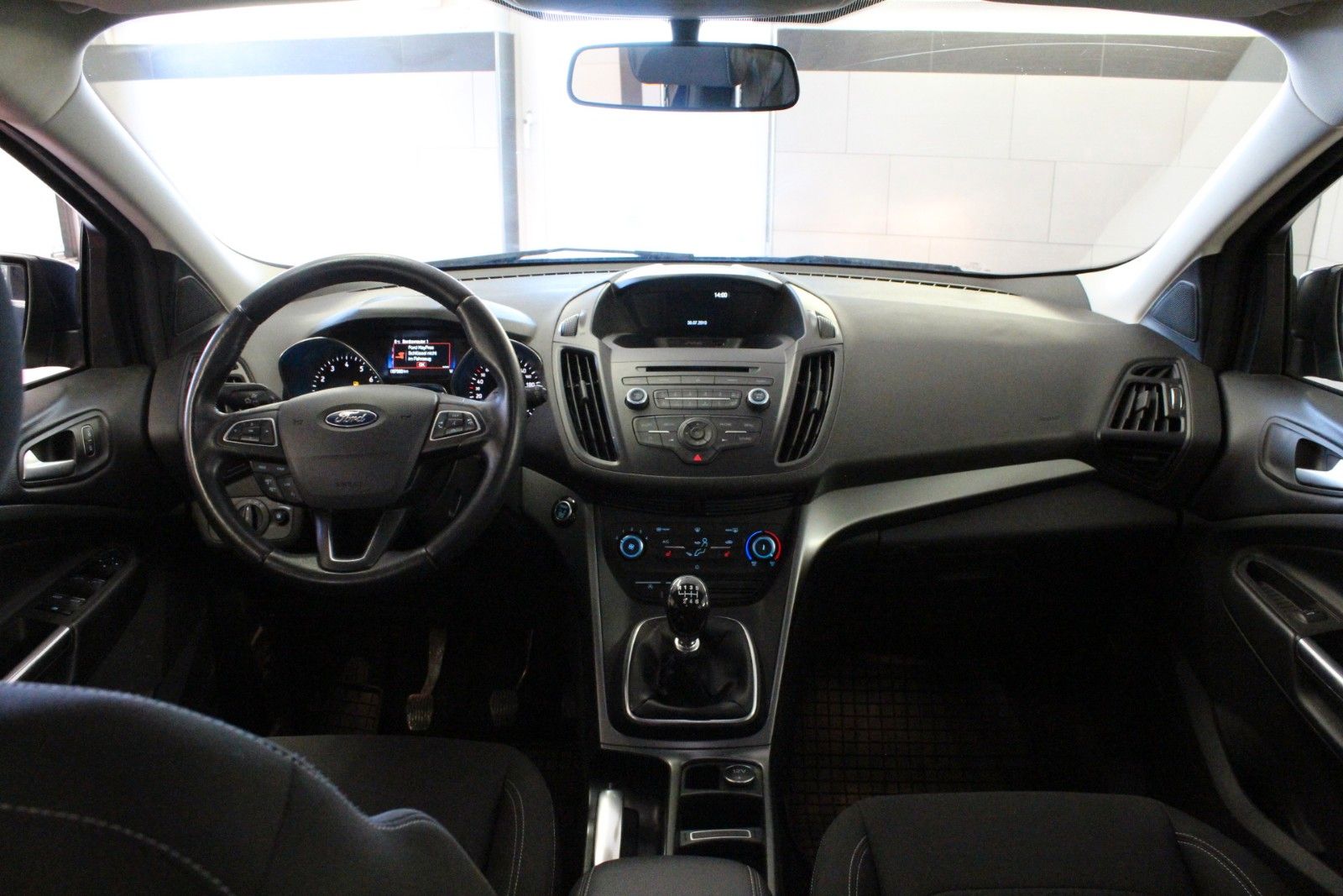 Fahrzeugabbildung Ford Kuga 1,5 Trend 4x2 Gewerbespecial