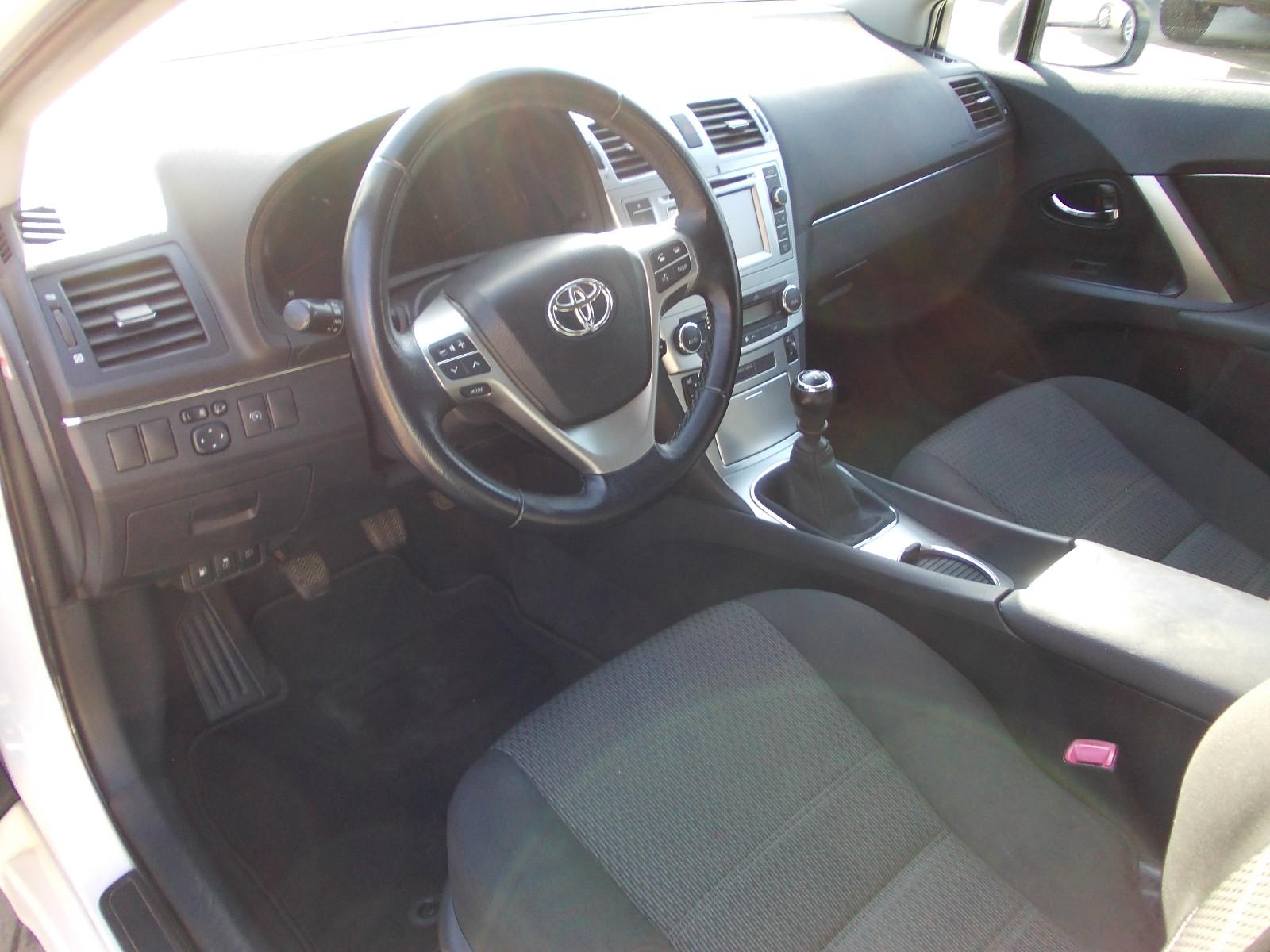 Toyota Avensis Kombi Edition Klimaaut. Alu WR AHK