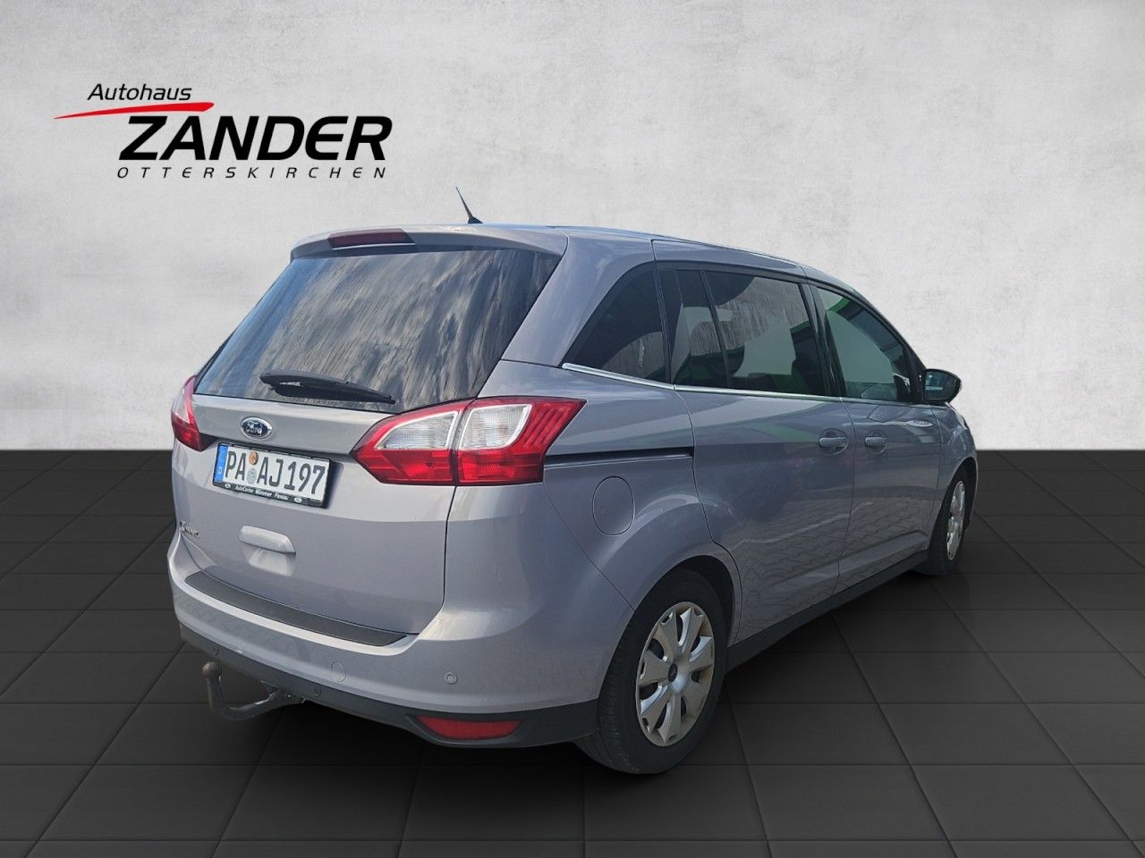 Fahrzeugabbildung Ford Grand C-MAX Trend - Zylinderkopf Schaden Klima