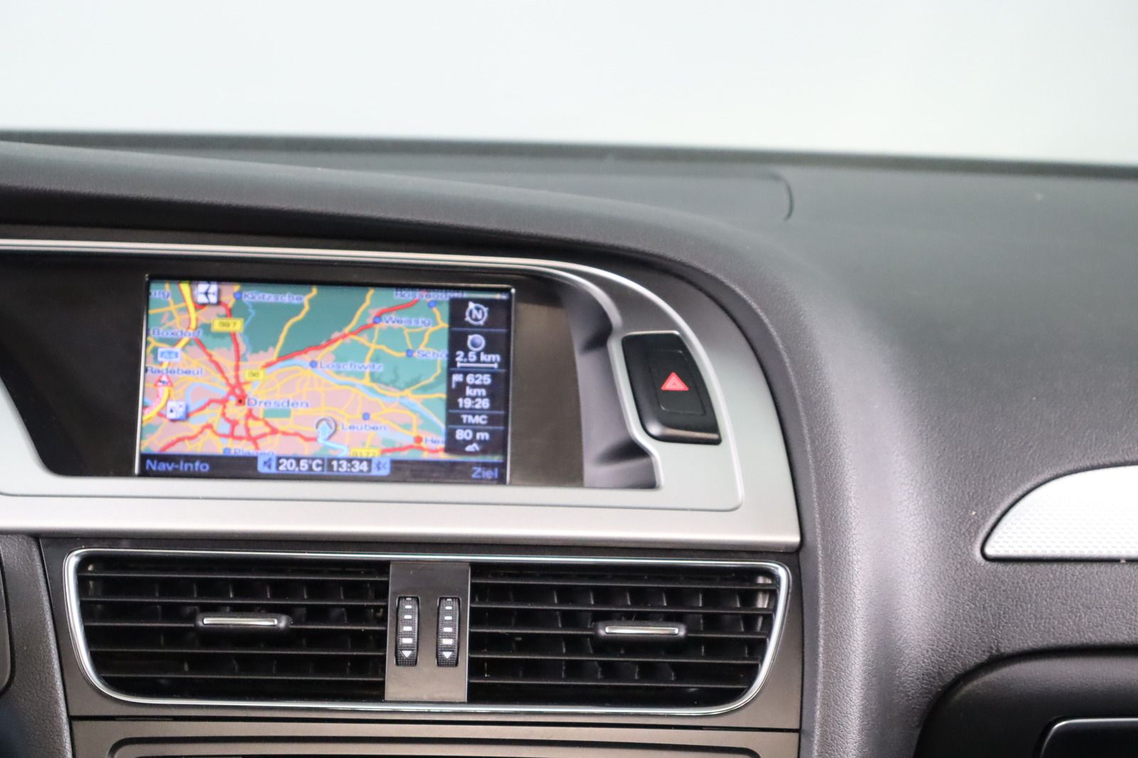 Fahrzeugabbildung Audi A4 1.8 TFSI Ambiente Avant