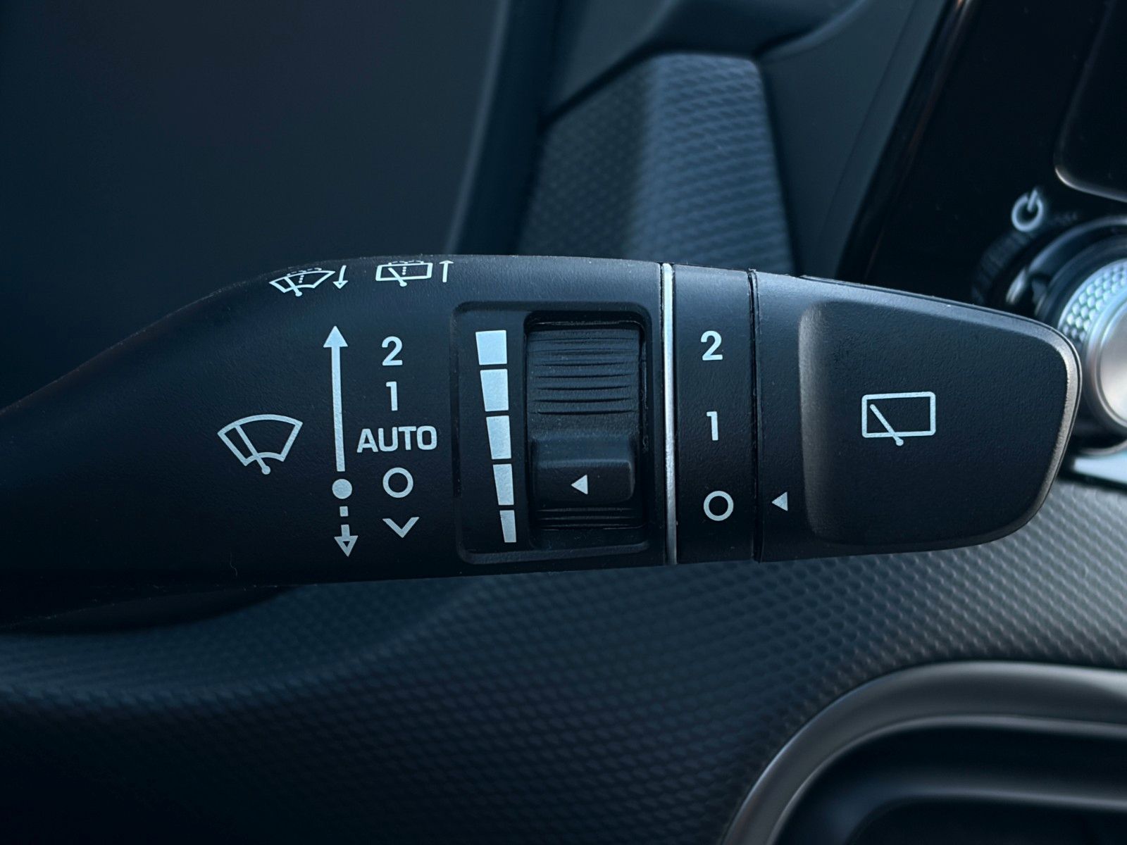 Fahrzeugabbildung Hyundai Kona Elektro TREND 2WD ACC CAM CarPlay LHZ SHZ