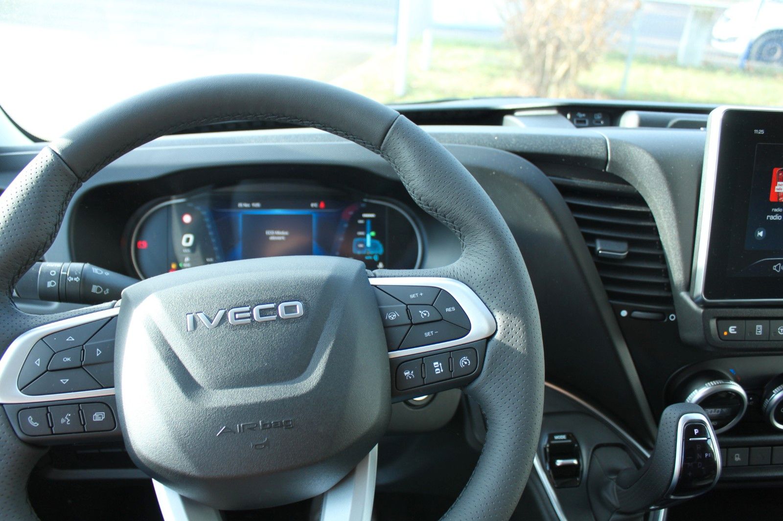 Fahrzeugabbildung Iveco Daily 35S18HA8 V/P 2x Schiebetür