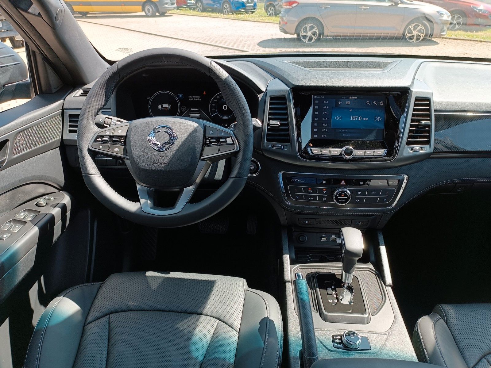 Fahrzeugabbildung Ssangyong Musso Grand 2.2d 202PS AT 4x4 LEDER+XENON+SD+LRW