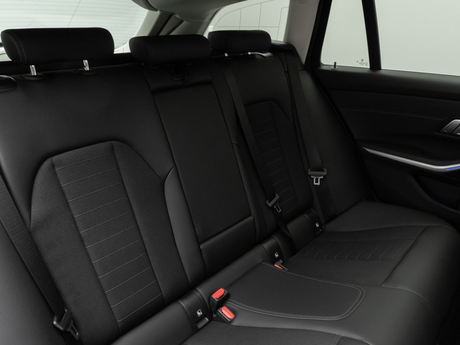 Fahrzeugabbildung BMW 320d SportLine Panorama DAB HiFi Stop&Go Komfort