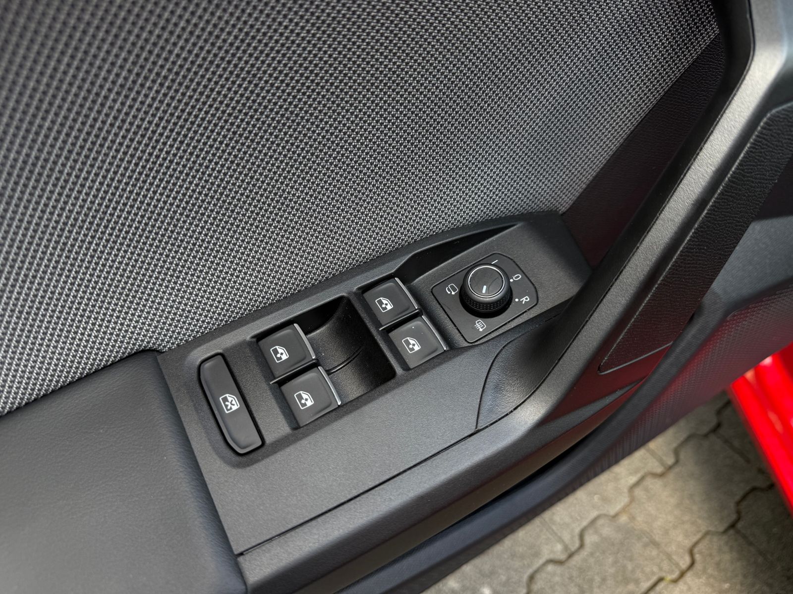 Fahrzeugabbildung SEAT Leon Sportstourer Style SHZ LED ALU