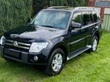 Mitsubishi Pajero 3.2 DI-D Instyle*Schiebedach*7- Sitz*Gara - gebrauchte Mitsubishi Pajero aus dem Jahr 2009