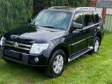Mitsubishi Pajero 3.2 DI-D Instyle*Schiebedach*7- Sitz*Gara - Mitsubishi aus 2009