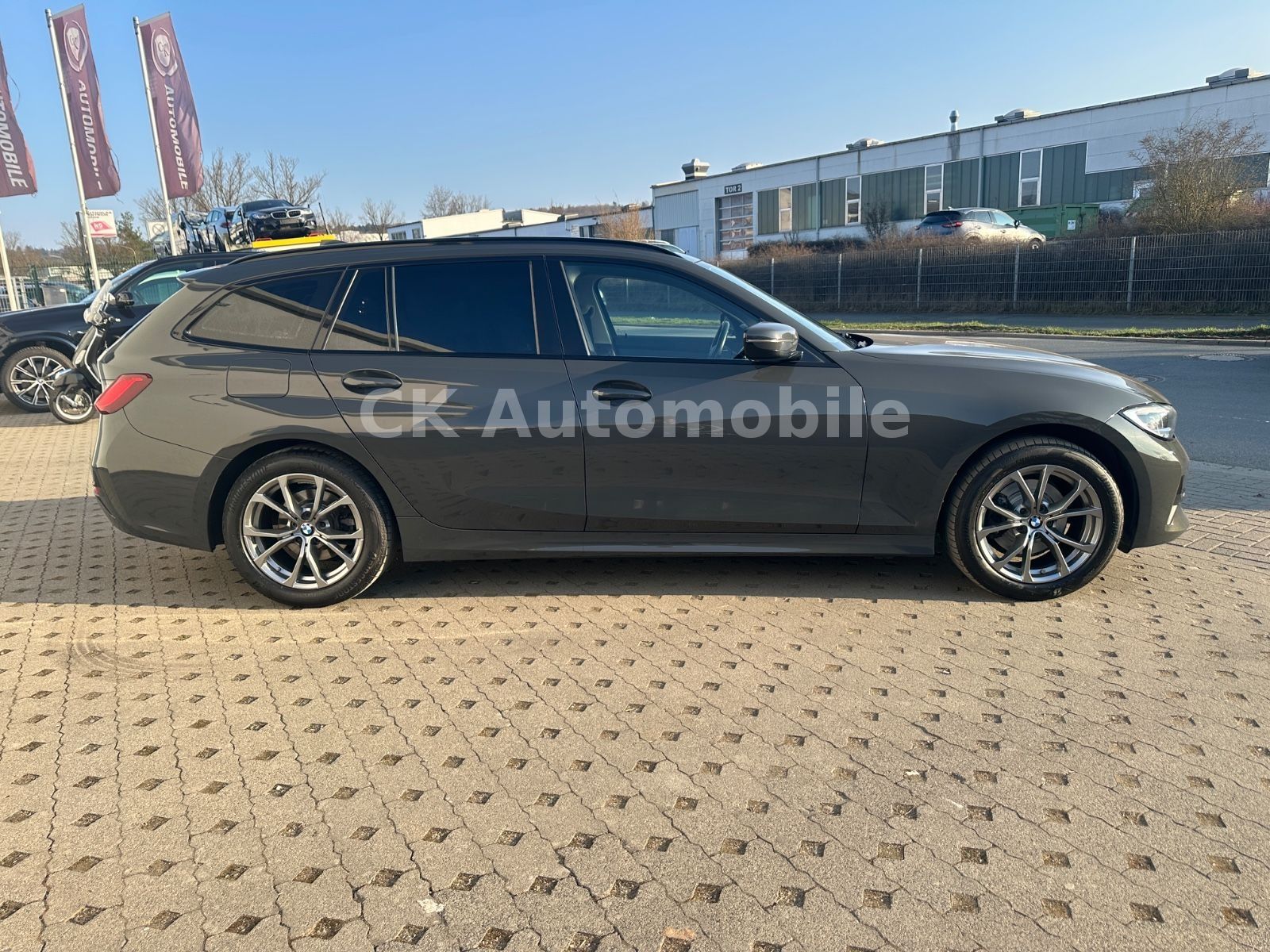 Fahrzeugabbildung BMW 320dxDrive Touring Sport-Line/Laser/Pano/ACC/AHK