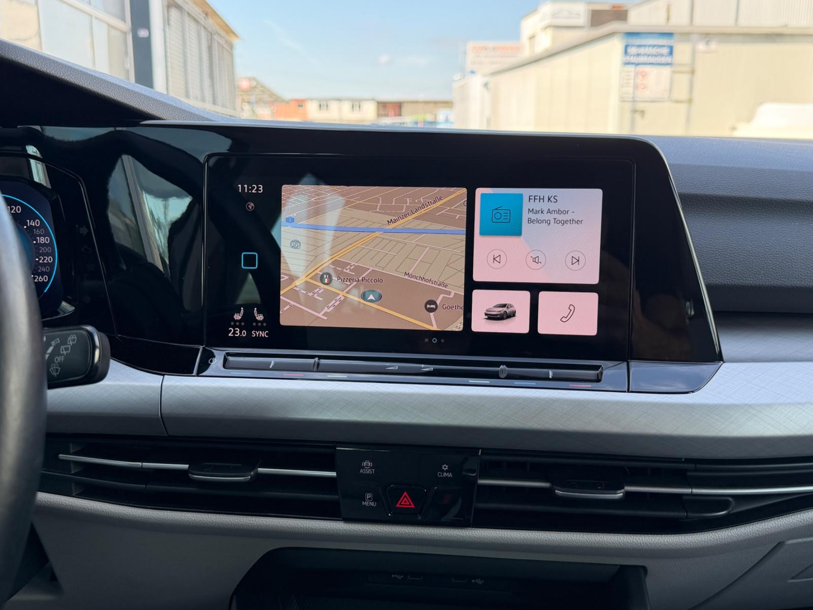 Volkswagen Golf VIII Lim. Life LED/Navi/Kamera/SitzHz/ACC, миниатюра 10