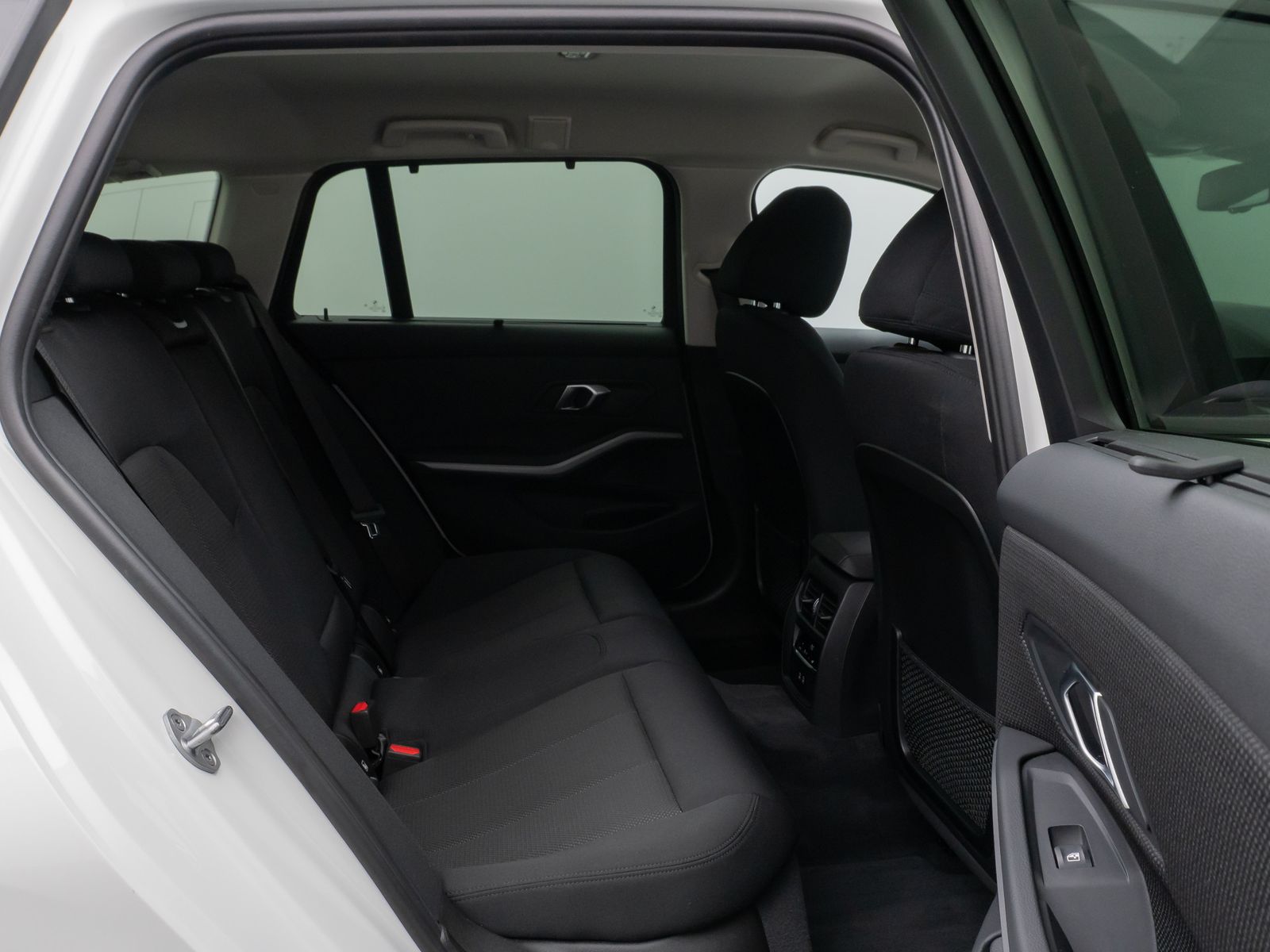 Fahrzeugabbildung BMW 320e  Kamera Laser HUD DAB HiFi Komfort Alarm