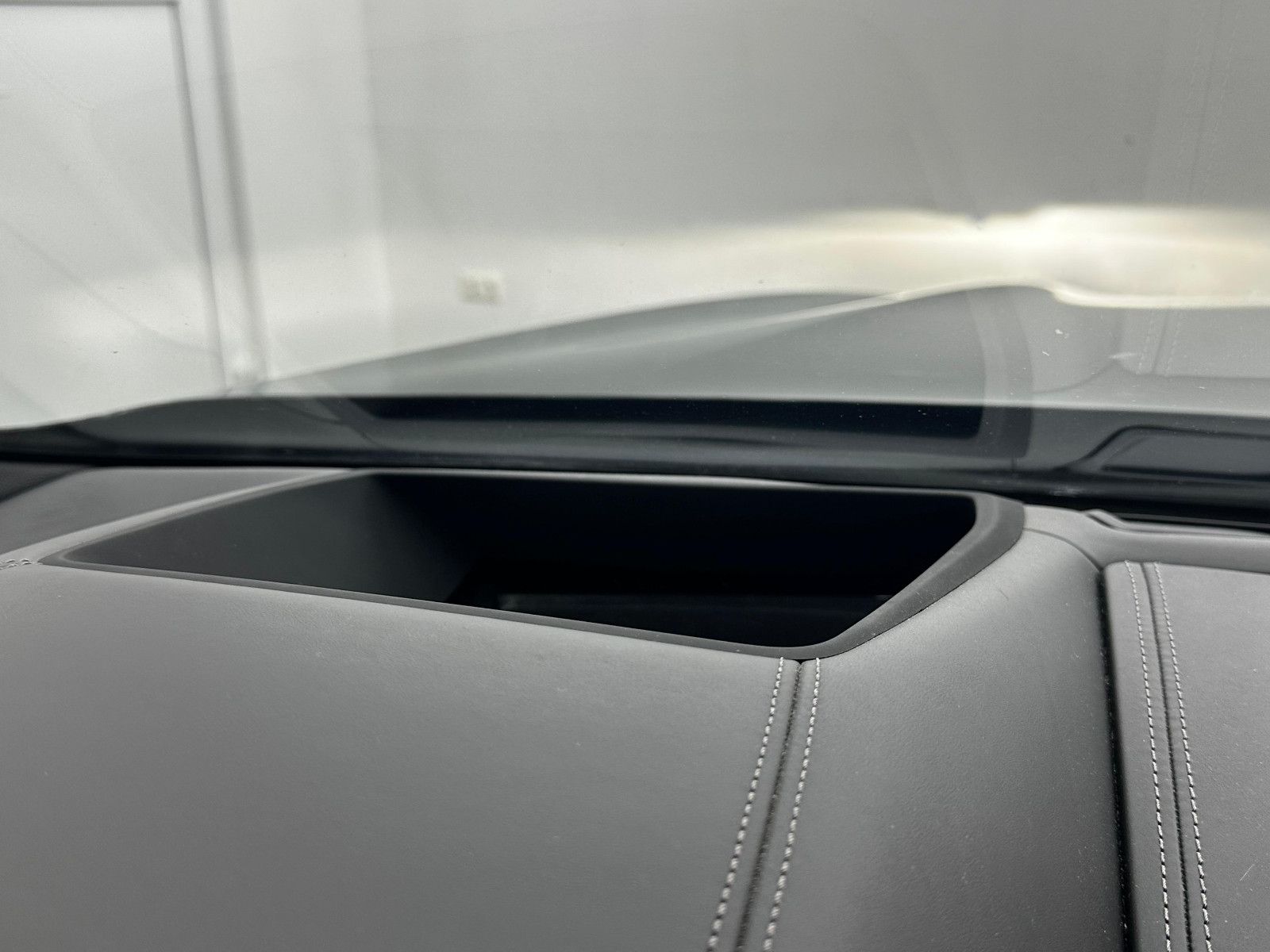 Fahrzeugabbildung BMW M850i Cabrio/NACKEN HZG/PARK ASS+/SOFT CL/DE FZG