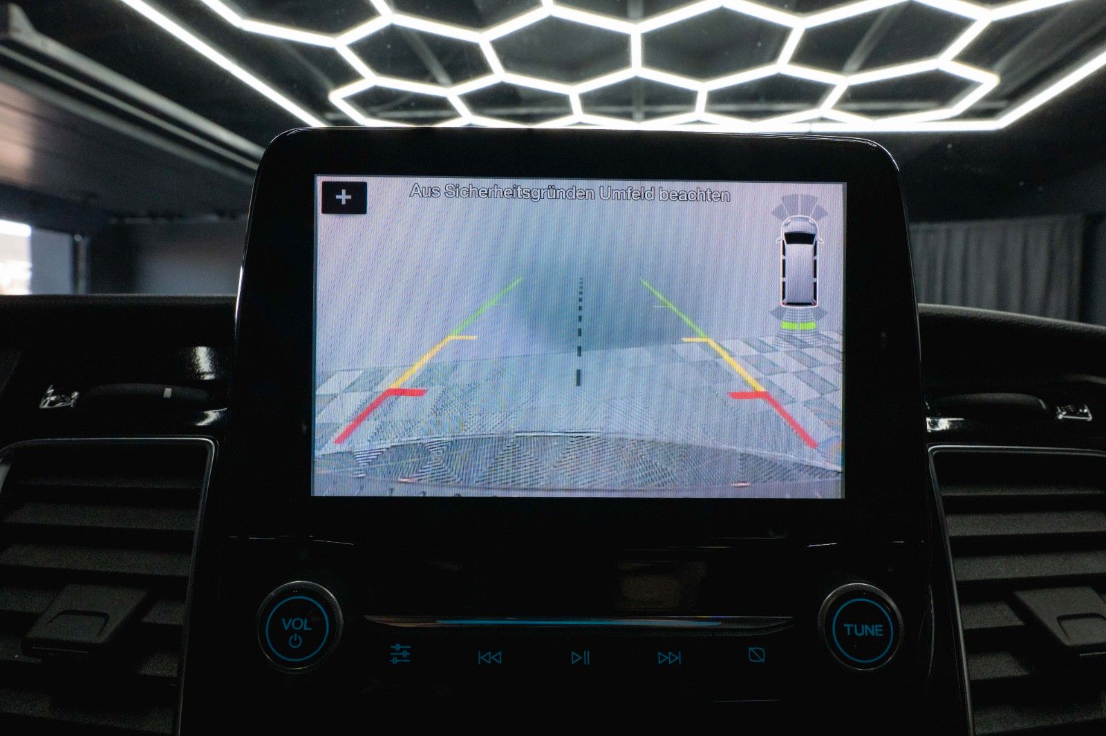 Fahrzeugabbildung Ford Tourneo Custom Kombi 320 L2 Trend Lang 9 Sitze