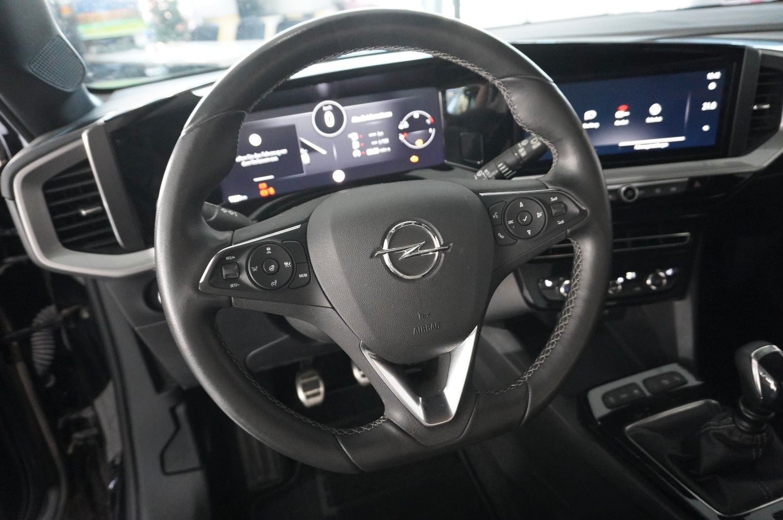 Fahrzeugabbildung Opel Mokka 1.2T ULTIMATE NAVI/LED/KAMERA/SPORT/SH/DAB