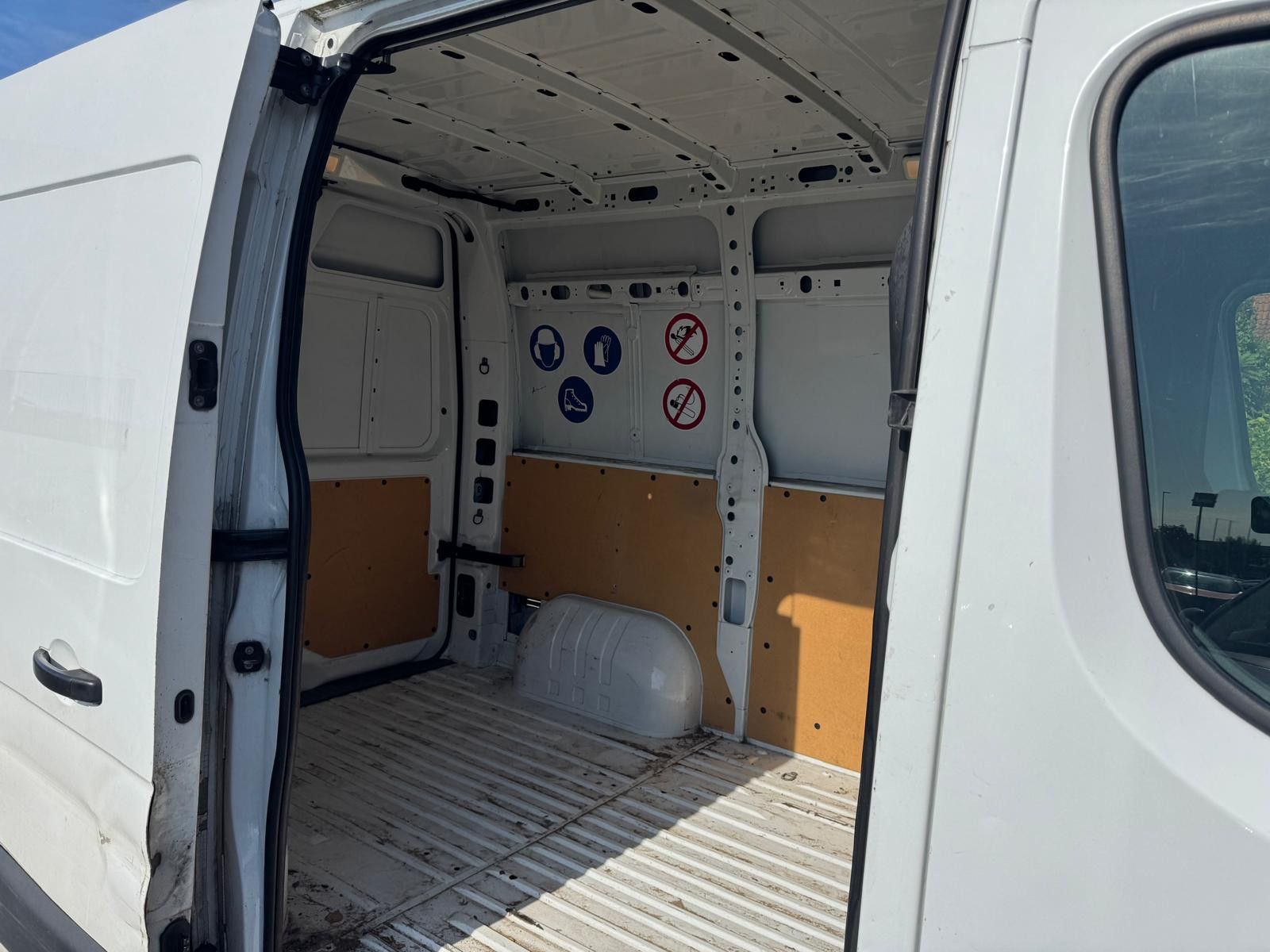 Fahrzeugabbildung Renault Master III Kasten L1H2 HKa 3,5t/ 1.HAND/TEMPOMAT