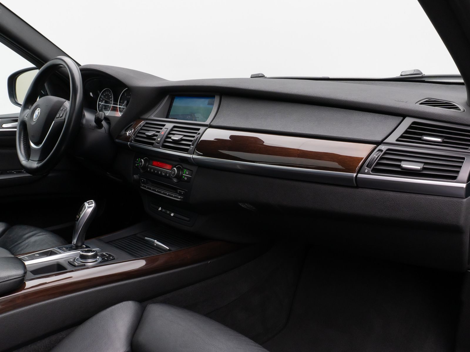 Fahrzeugabbildung BMW X5 xD40d  Sport Panorama Kamera HUD HiFi SoftCL