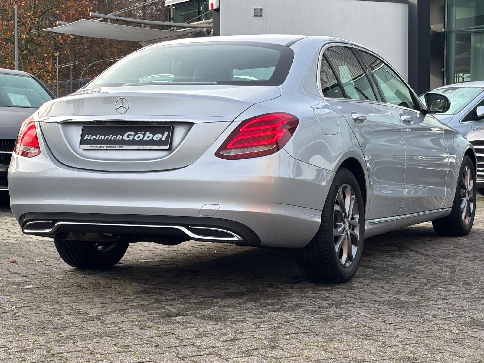 Fahrzeugabbildung Mercedes-Benz C 180 AVANTGARDE*LED*SD-KARTEN-NAVI*AMBIENTEBEL*