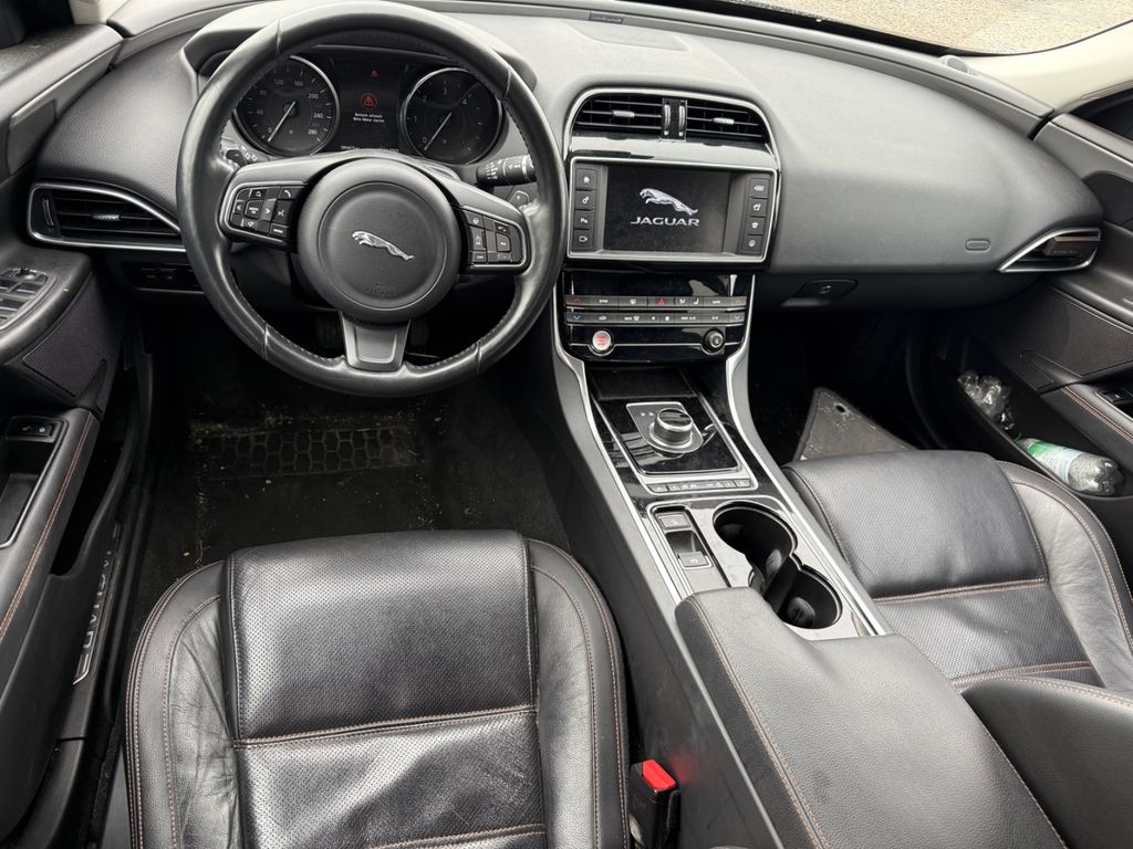 JAGUAR Xe – Bild 10 von 14
