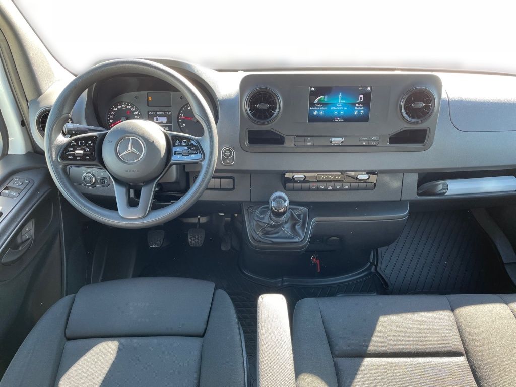 Fahrzeugabbildung Mercedes-Benz Sprinter 315 CDI Pritsche 3665 AHK,Klima,7-Sitze