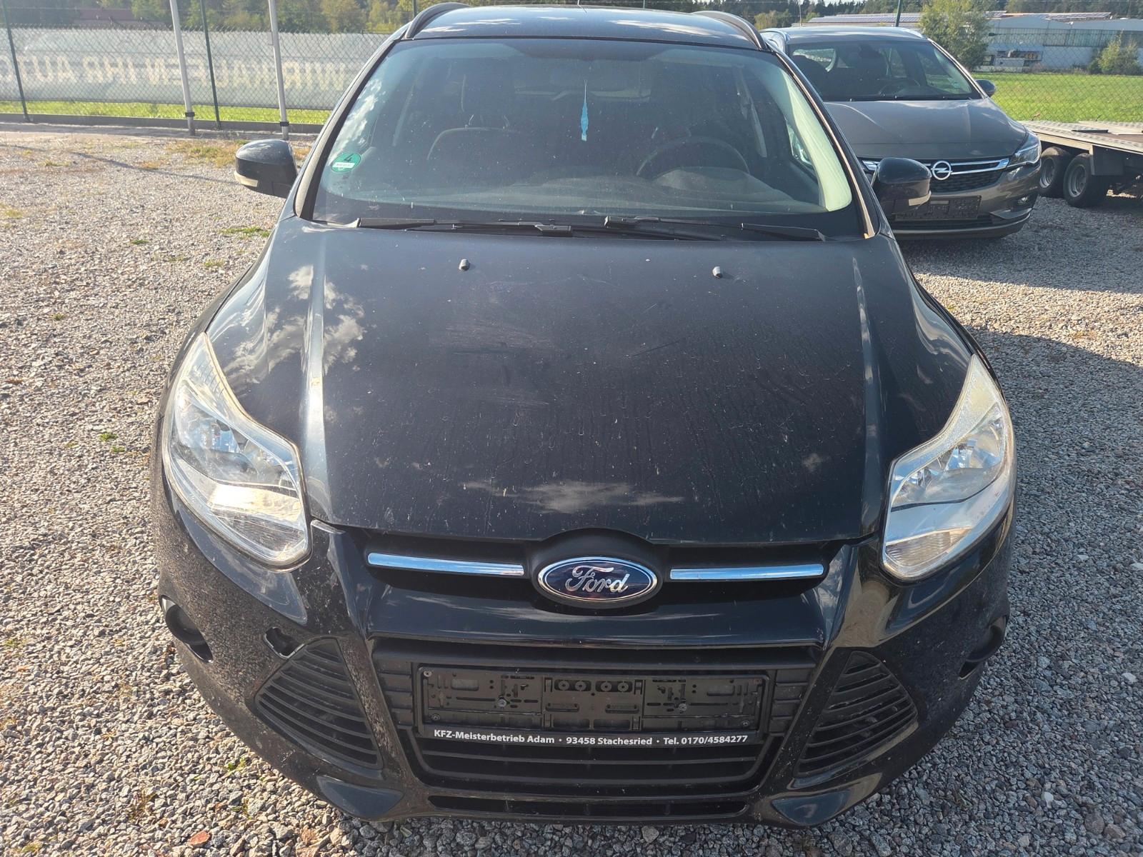 Ford Focus 2013 — rear view