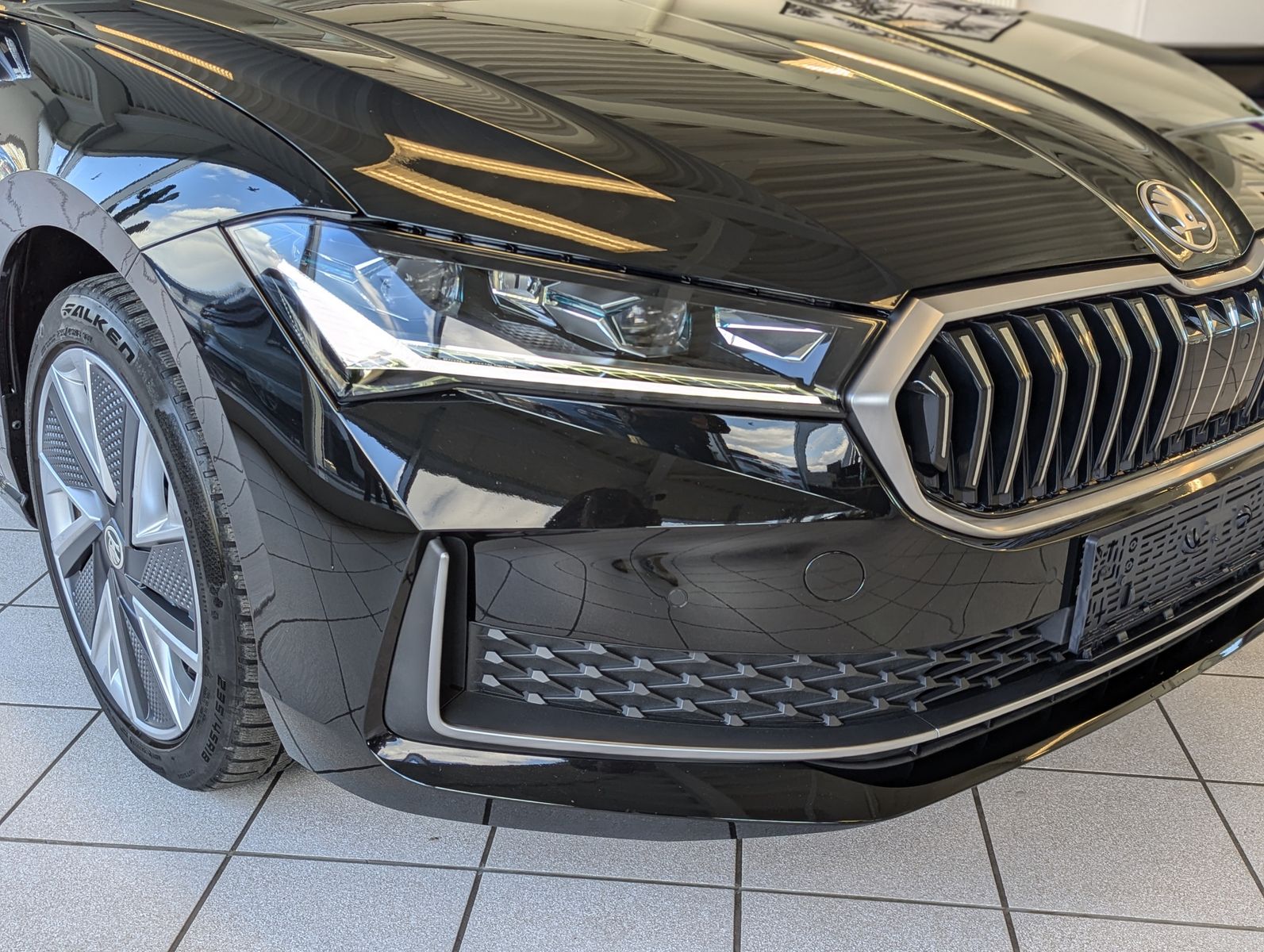 Fahrzeugabbildung SKODA Superb 2.0 TDI 4x4 Selection Matrix AHK 5J Garan