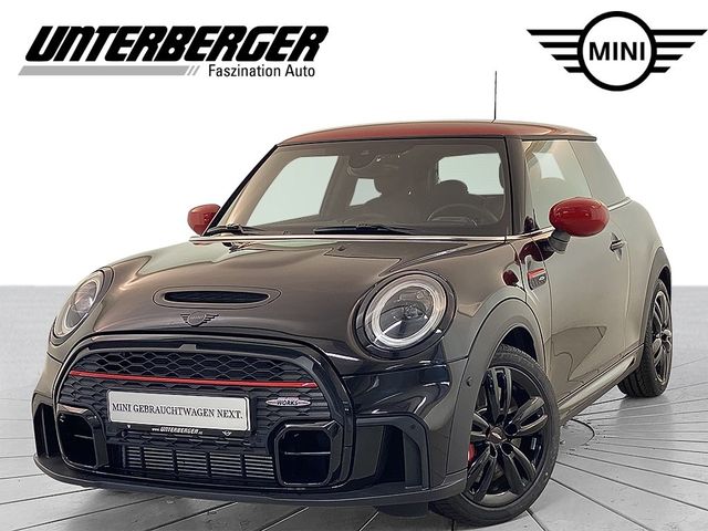 Ein MINI JOHN_COOPER_WORKS der zum Leasing angeboten wird.