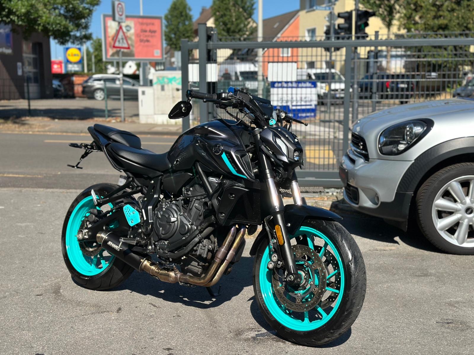 Yamaha MT-07 / A2 35KW / Shark Sportauspuff / Zubehör