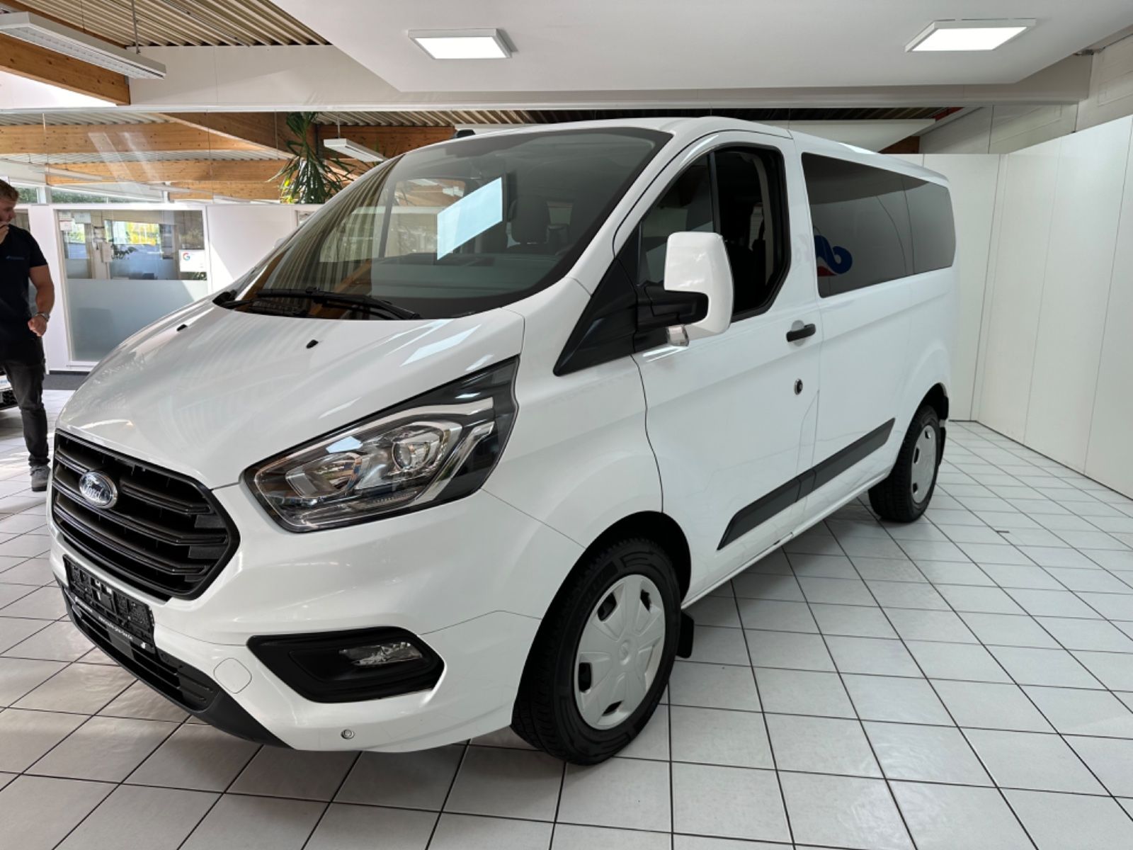 Fahrzeugabbildung Ford Transit Custom Kombi 320 L1 Trend *Doppel Klima*