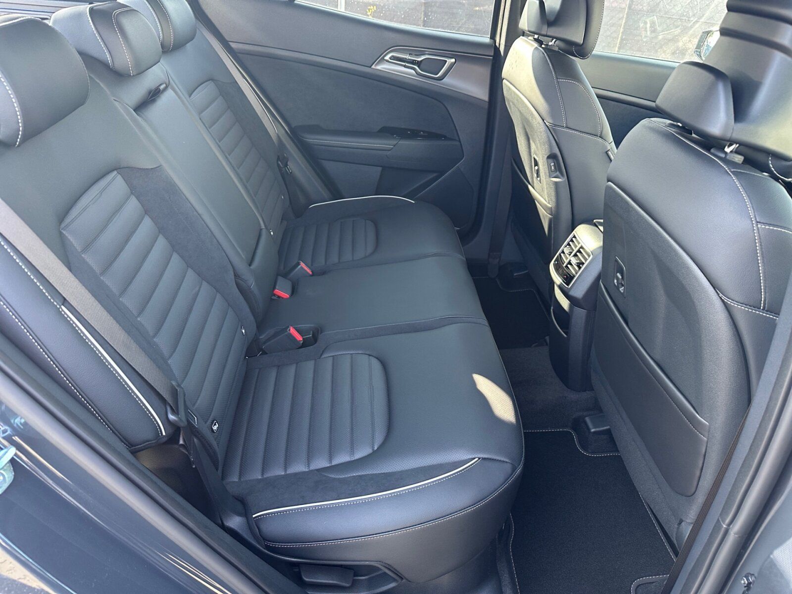 Fahrzeugabbildung Kia SPORTAGE 1.6T HEV AWD GT-Line SD GD DRI SOUN AKT