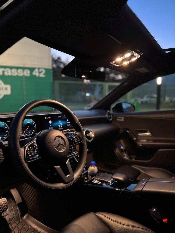 Mercedes-Benz A 220