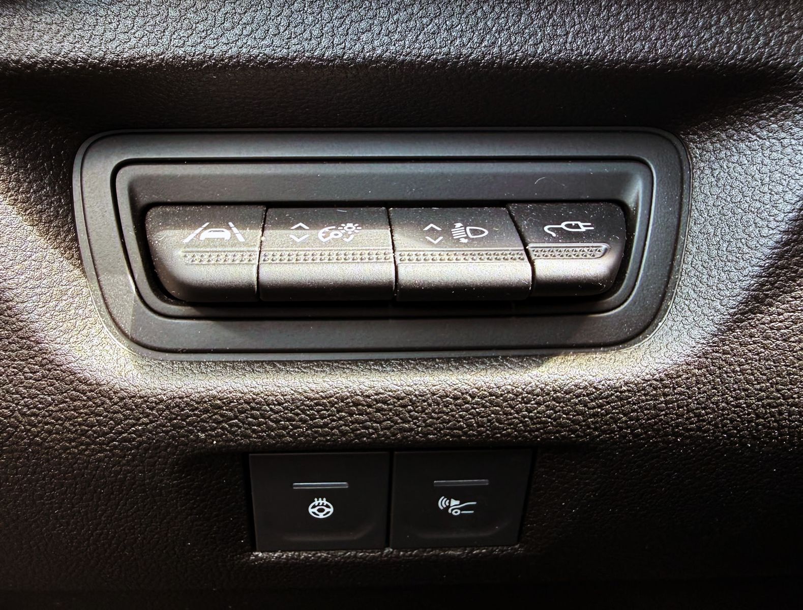 Fahrzeugabbildung Renault ZOE R135 Iconic 52kWh KAM NAV BOSE SHZ PDC LED